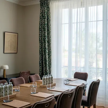 Edmond Hôtel&spa - Maison Blanche 4* Bievres
