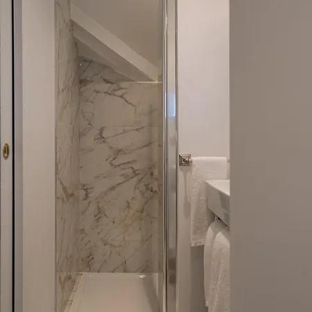 Edmond & - Maison Blanche 4* Bievres