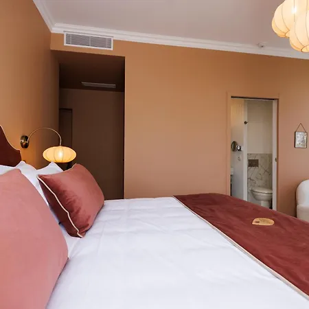 Hotel Edmond & - Maison Blanche Bievres