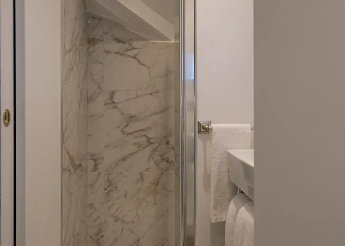 Edmond & - Maison Blanche 4* Bievres